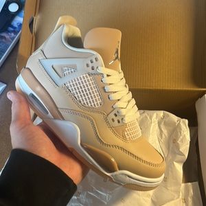 Wommens Jordan 4 ‘Shimmer’